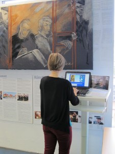 A visitor to the Berlin Wall Museum sends Khodorkovsky a birthday card