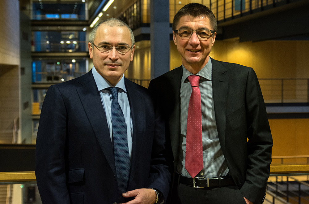 Dr Andreas Schockenhoff welcomed Mikhail Khodorkovsky. Photo credit: CDU/CSU-Bundestagsfraktion