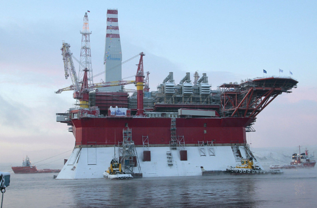 The Prirazlomnaya oil platform is towed to the Arctic seaport of Murmansk